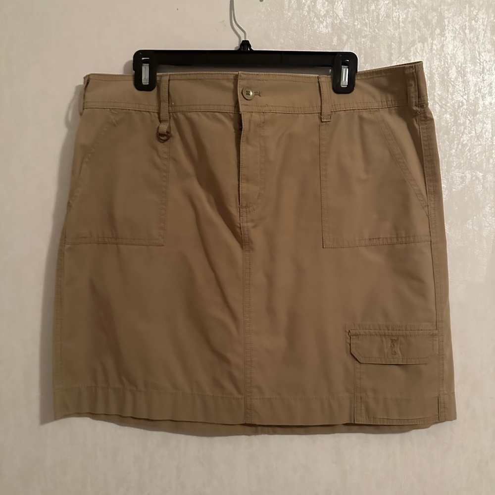 Bass khaki skirt